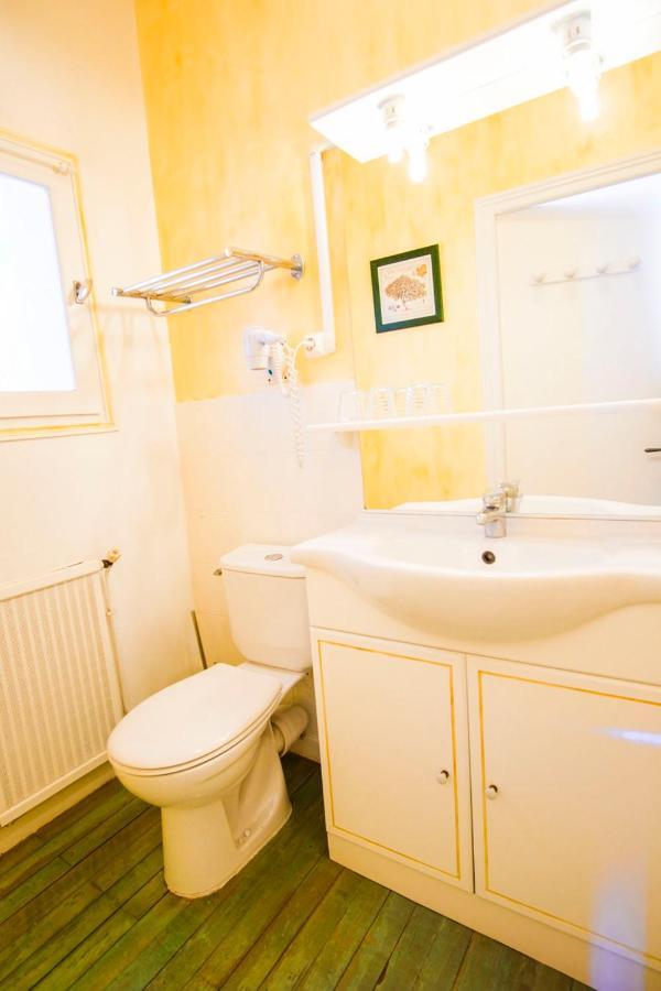 Les Gues Rivieres Bed & Breakfast Pujols  Exterior photo